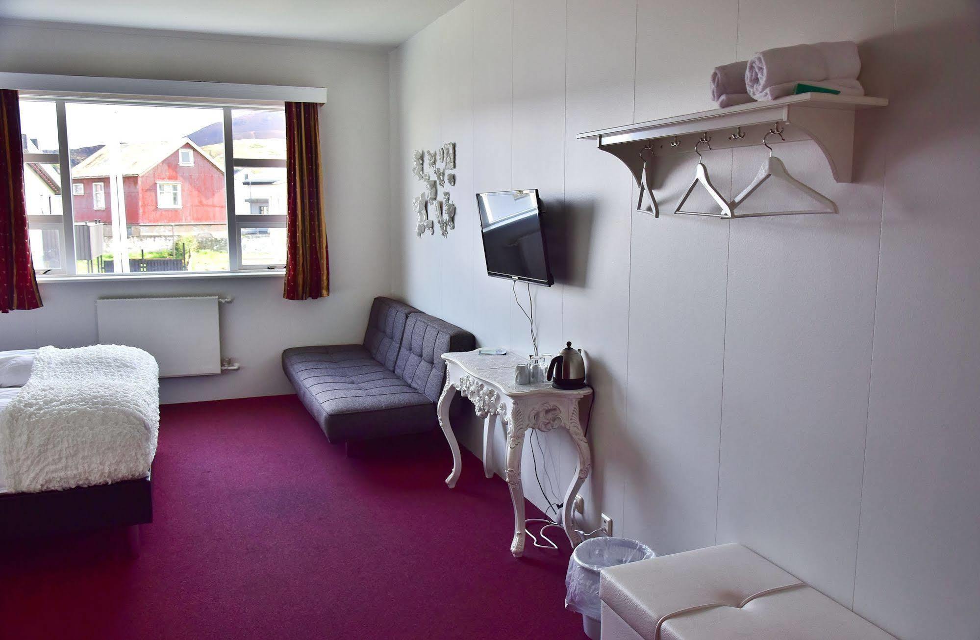Guesthouse Hamar เวสมาร์นายาร์ ภายนอก รูปภาพ
