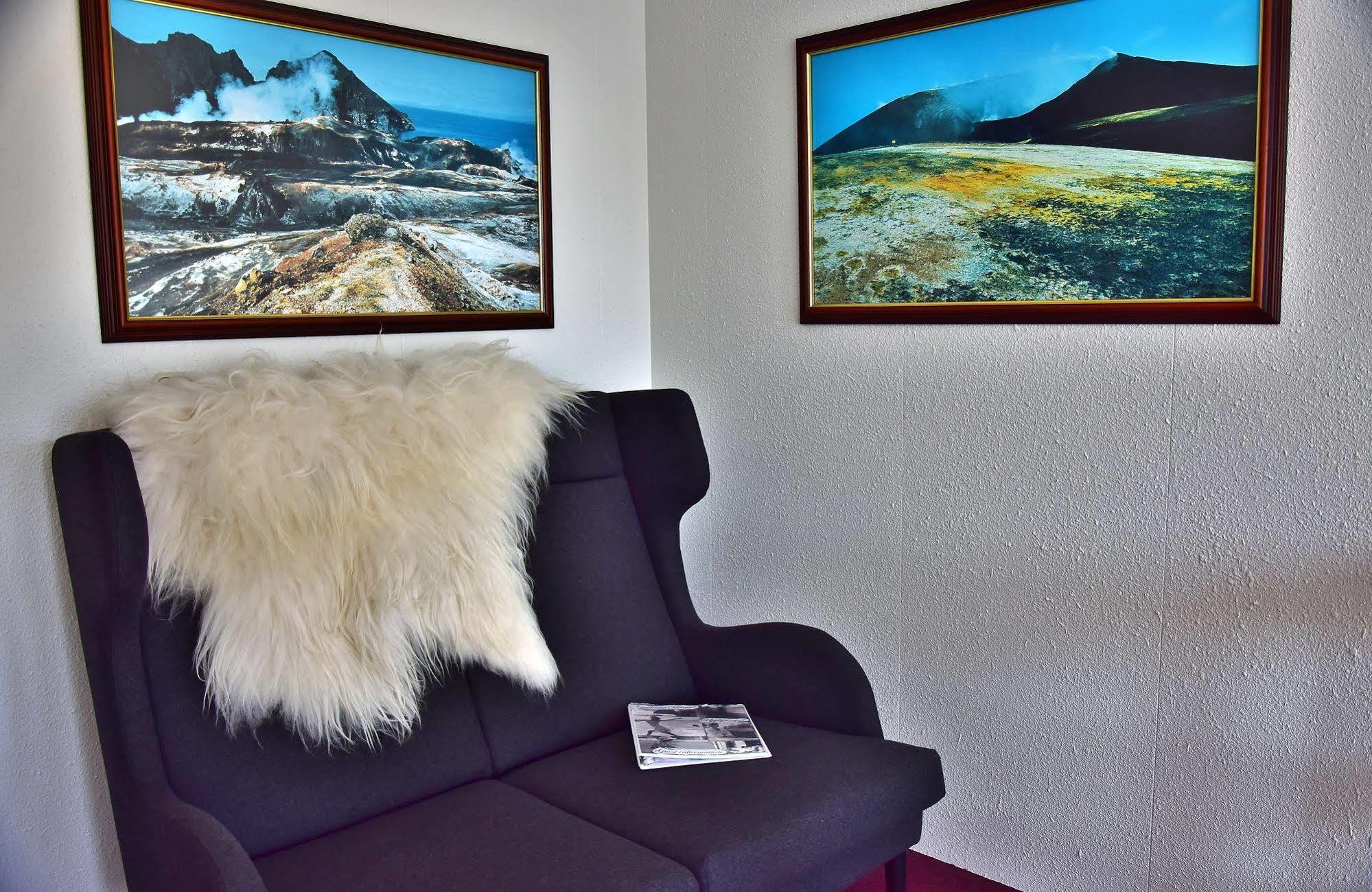 Guesthouse Hamar เวสมาร์นายาร์ ภายนอก รูปภาพ