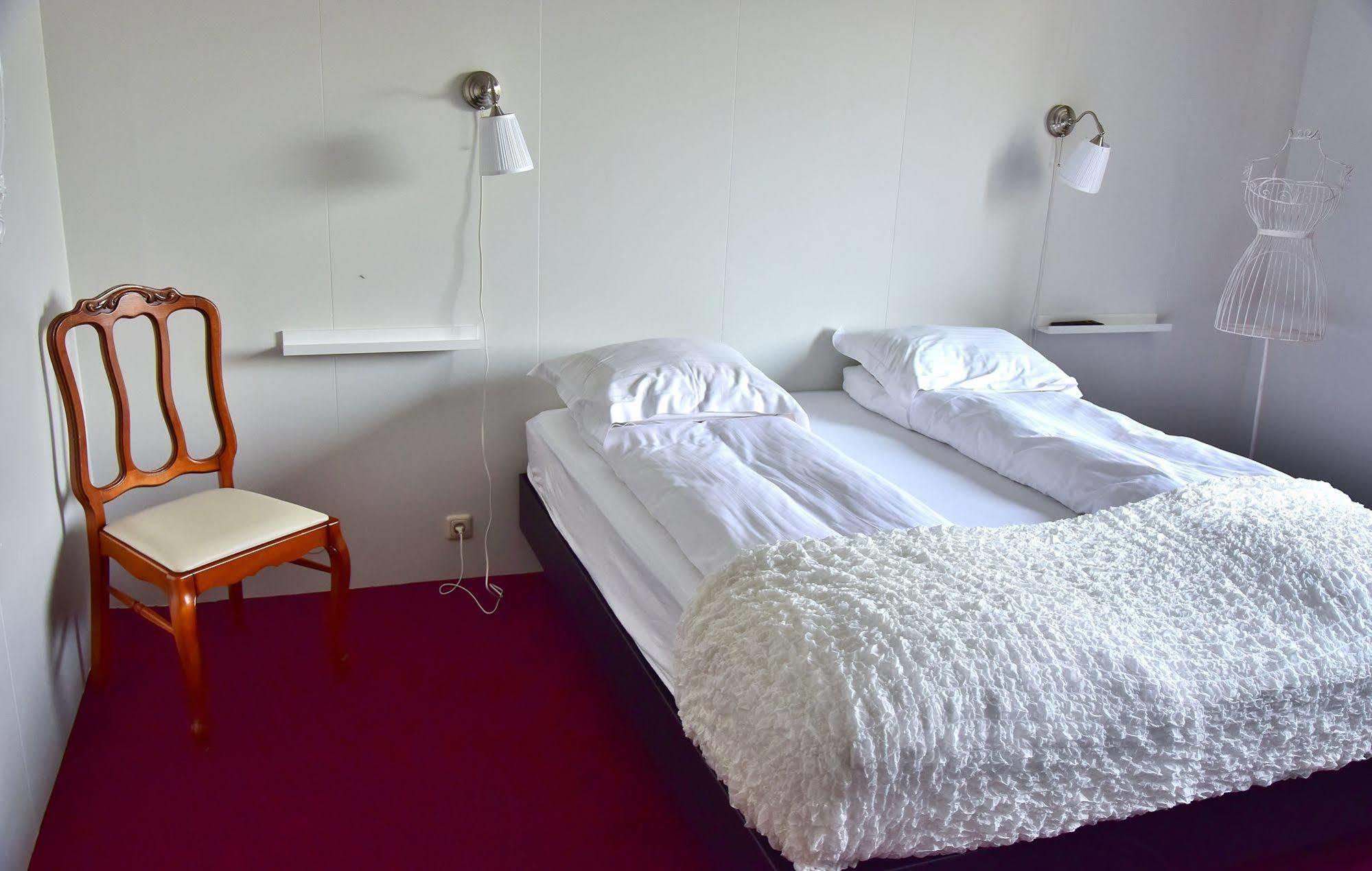 Guesthouse Hamar เวสมาร์นายาร์ ภายนอก รูปภาพ
